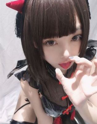 美女的逼逼_蓝光版中文字幕包